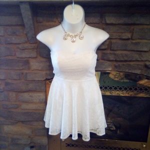 Lace Dreams, bow back stunning